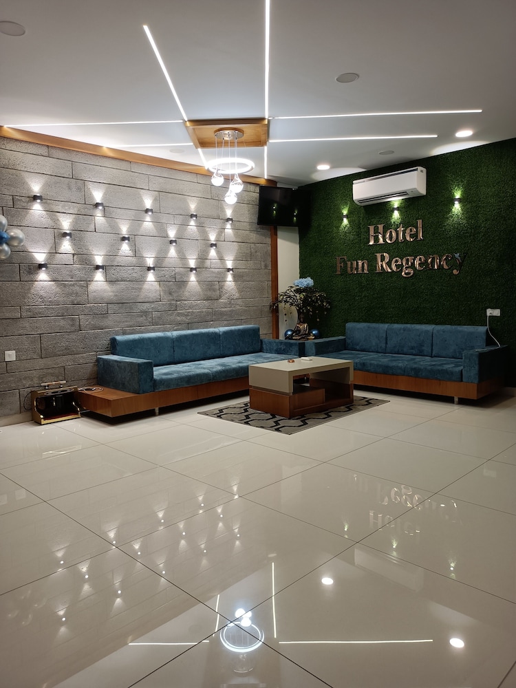hotel fun regency