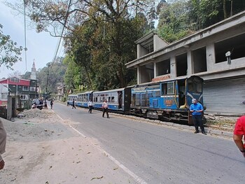 The Kaizer Valley Hotel,Karsiyang>>Darjeeling,3 star