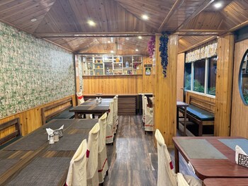 The Kaizer Valley Hotel,Karsiyang>>Darjeeling,3 star