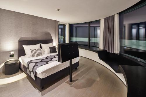 hotel campus at home