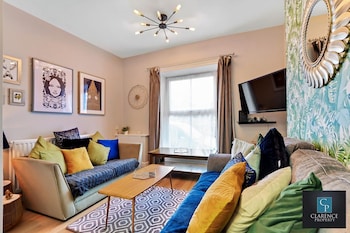 Archibald House,,3.5 star