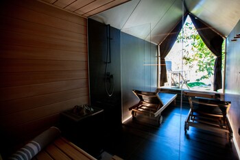 luxury glamping chocolate village