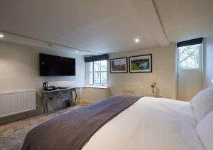 the swan at forest row