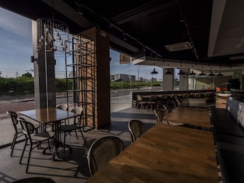 sequoia hotel manila bay