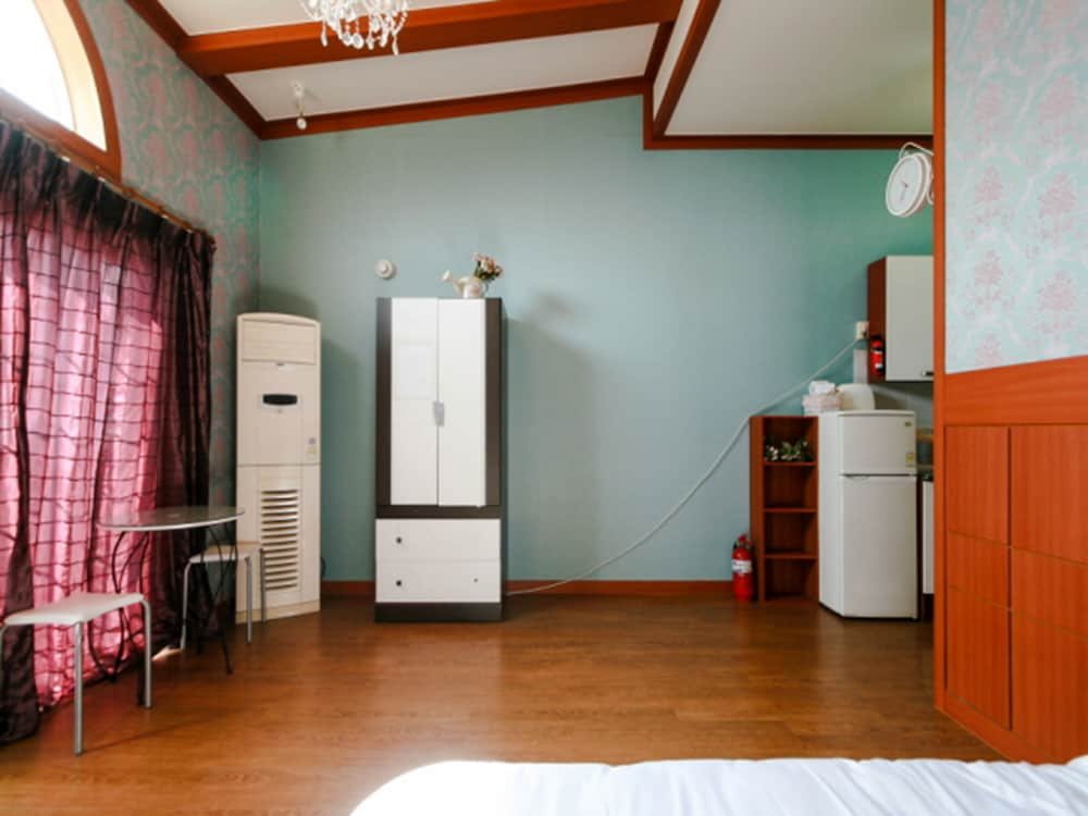 badasol fragrance pension