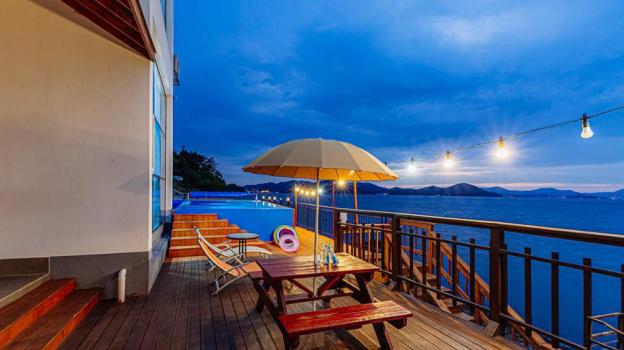 blue and white pension