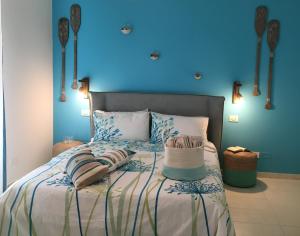 intra rooms