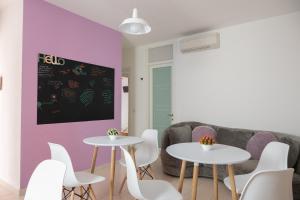 intra rooms