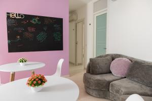intra rooms