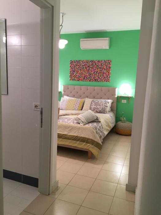 intra rooms