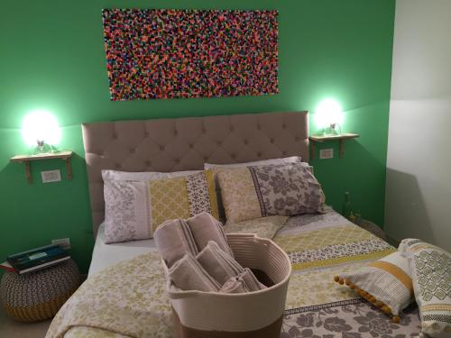 intra rooms