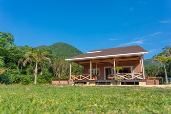 yoisama sunset beach house