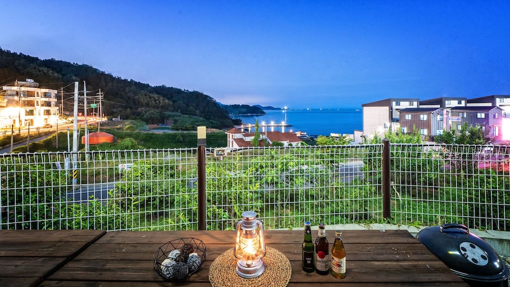 geoje amor family pension