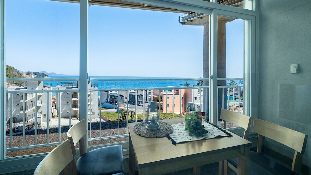 geoje amor family pension