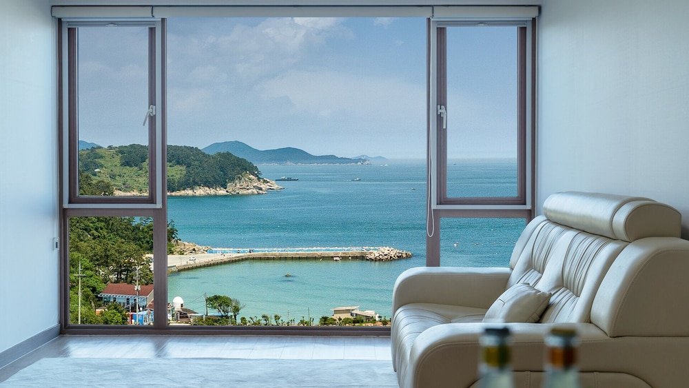 geoje amor family pension