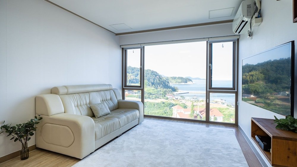 geoje amor family pension