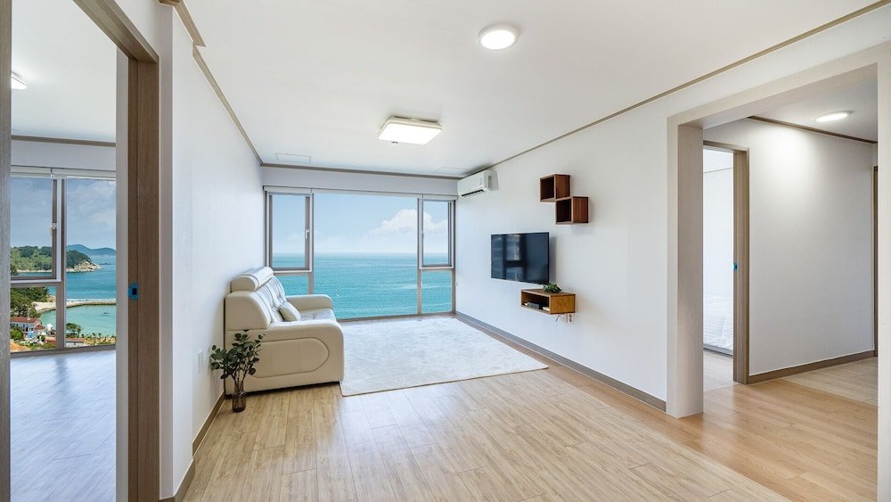 geoje amor family pension