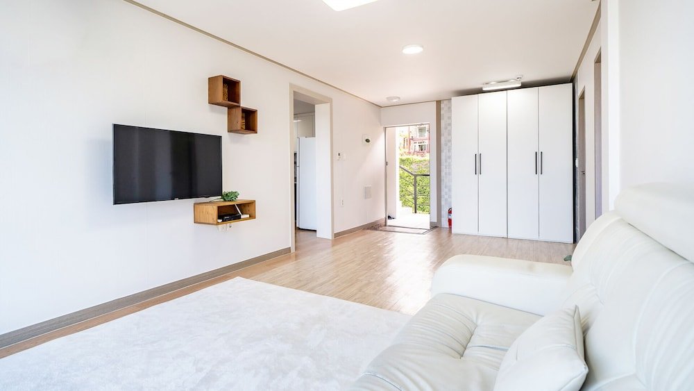 geoje amor family pension