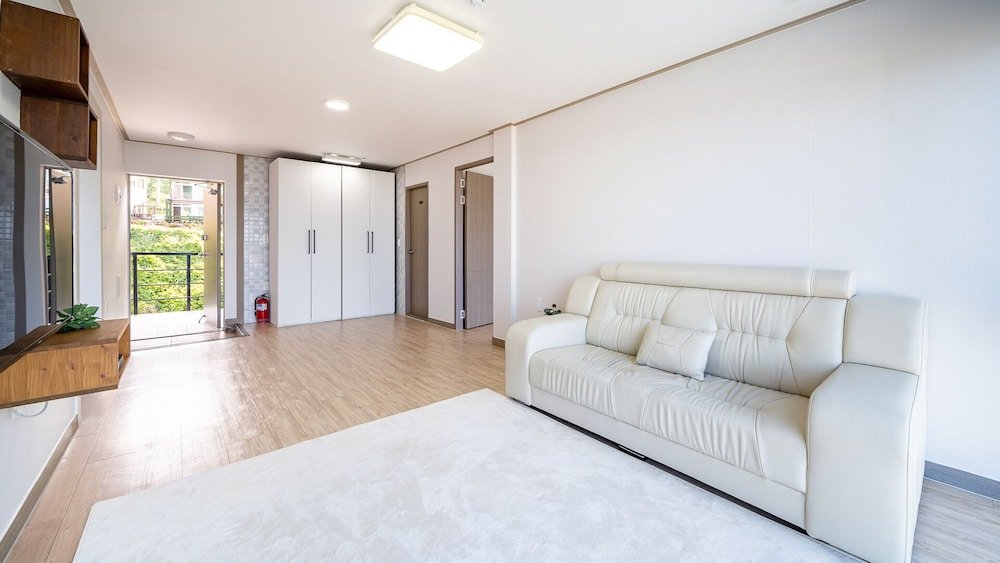 geoje amor family pension