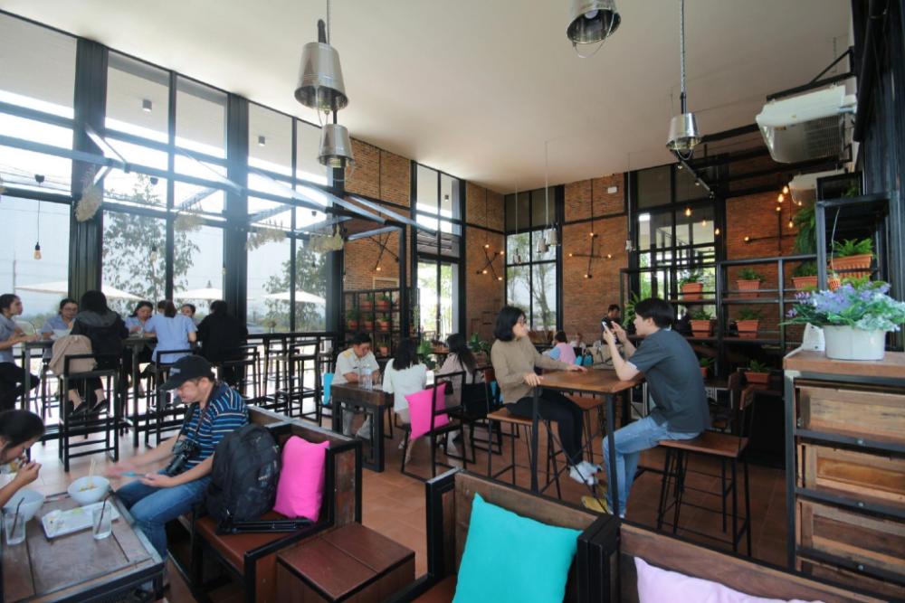 rock and loft cafe and resort chiang mai