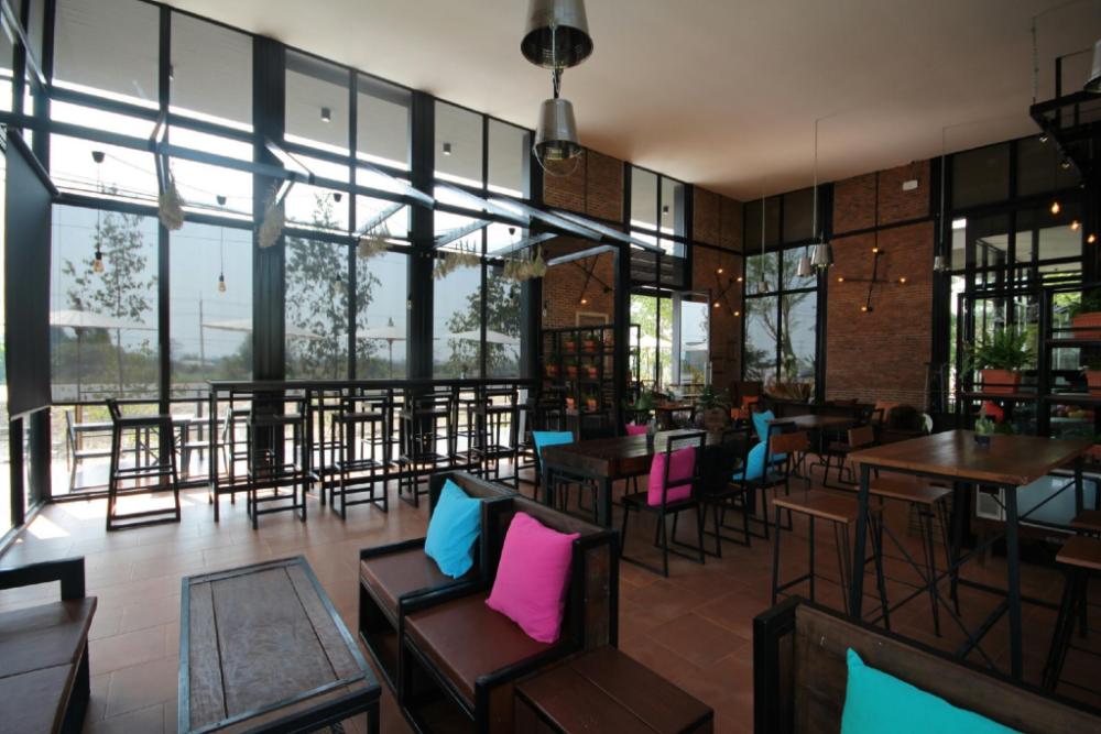 rock and loft cafe and resort chiang mai