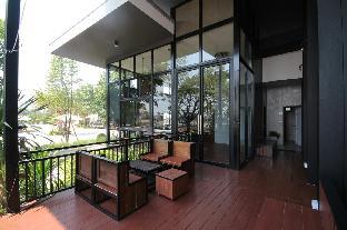 rock and loft cafe and resort chiang mai