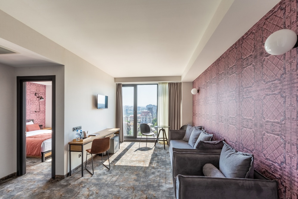 biography design tbilisi