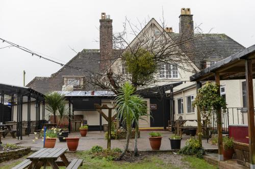 balfour arms