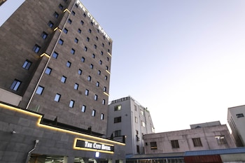 The City Hotel,,3 star