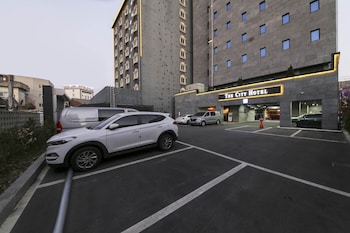 The City Hotel,,3 star