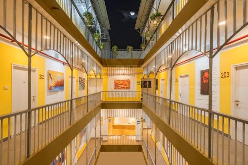 The Hideaway Bedzzz Varanasi,Near Pdr Mall, Ramapura Luxa, Varanasi,2 star