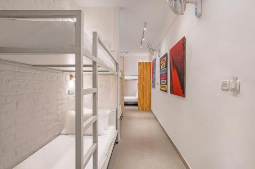 the hideaway bedzzz varanasi