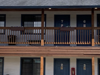 south jetty inn