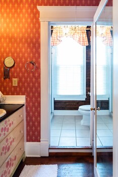 Burke Manor Inn & Pavilion,,3.5 star