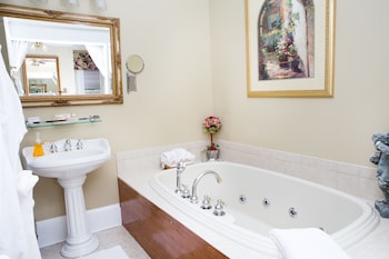 burke manor inn and pavilion