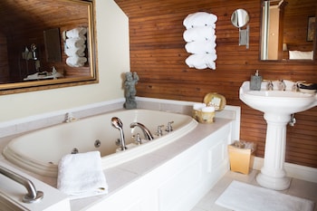 burke manor inn and pavilion