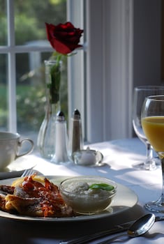 burke manor inn and pavilion