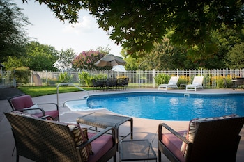 burke manor inn and pavilion