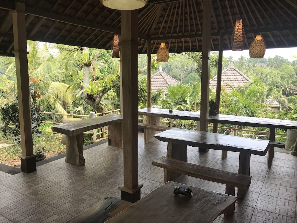 ubud paras villa