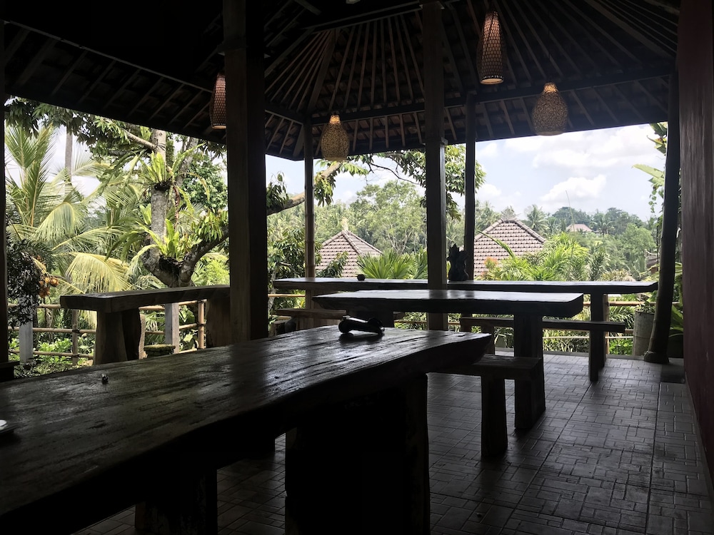 ubud paras villa