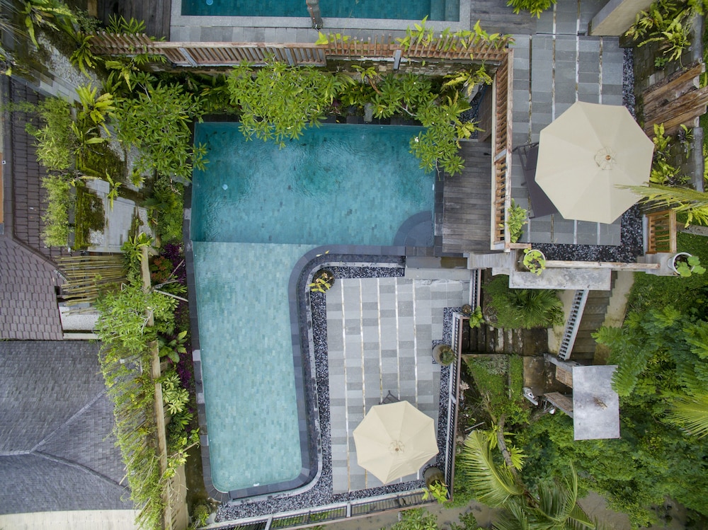 ubud paras villa