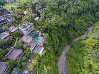 ubud paras villa