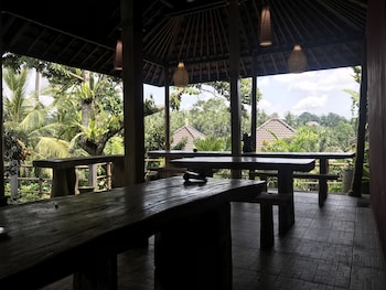 ubud paras villa