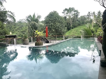 ubud paras villa