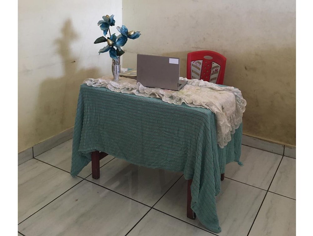 spot on 2831 pondok orange family