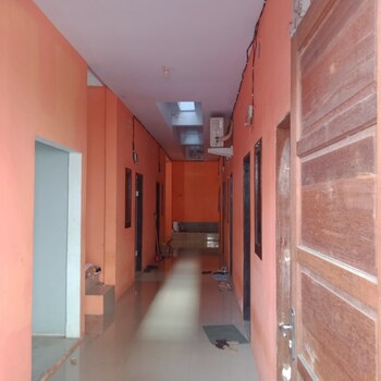 spot on 2831 pondok orange family