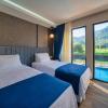 the halcyon rooms and suites hotel