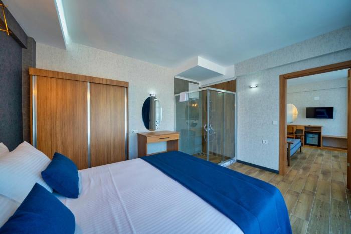 the halcyon rooms and suites hotel