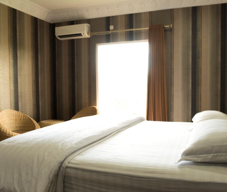 hotel raja akas