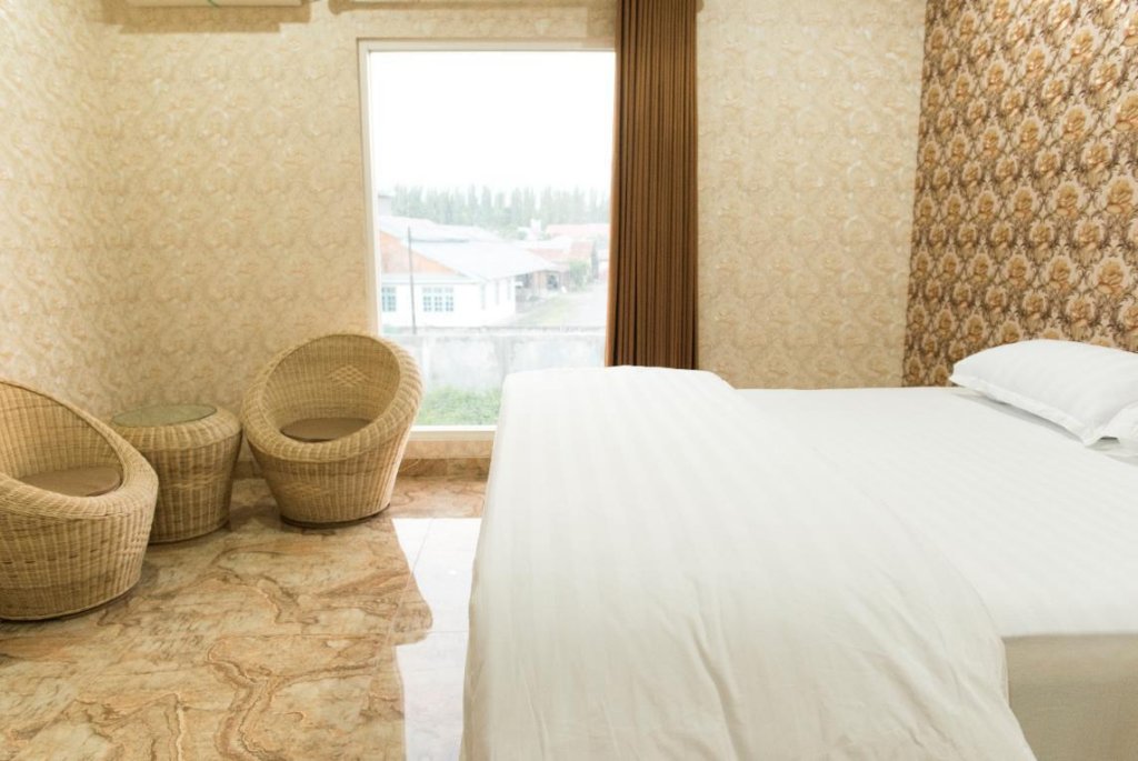 hotel raja akas